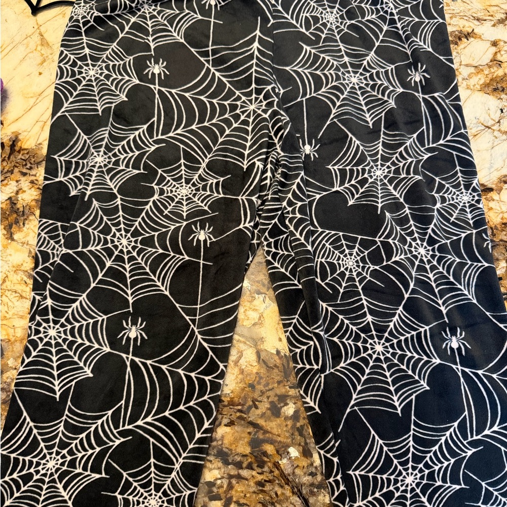 No Boundaries Black Spider Web Leggings - Picture 2 of 5